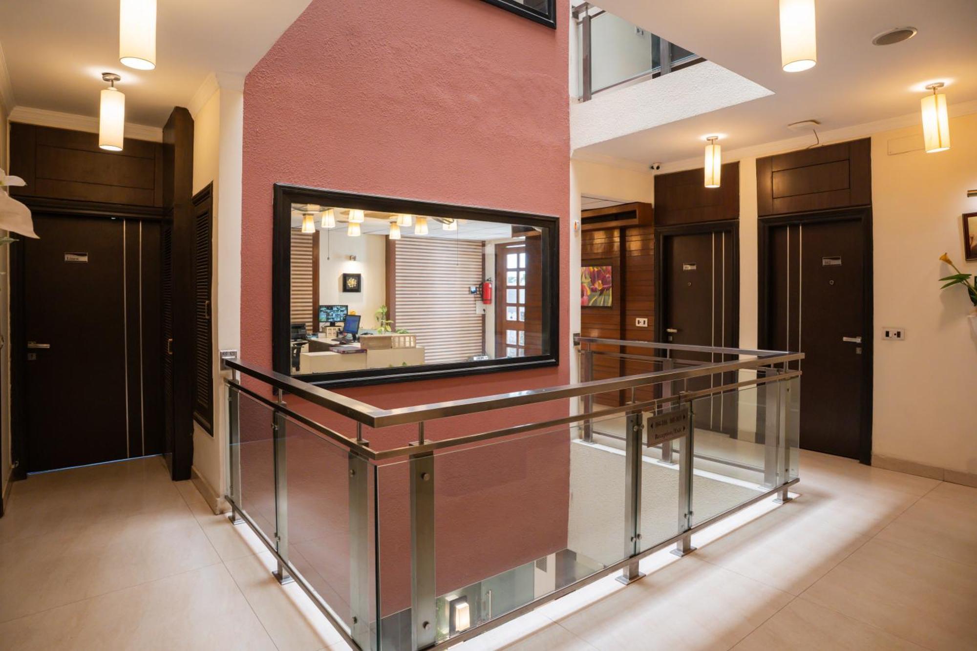 Ahuja Residency Cyber City II Gurgaon Buitenkant foto