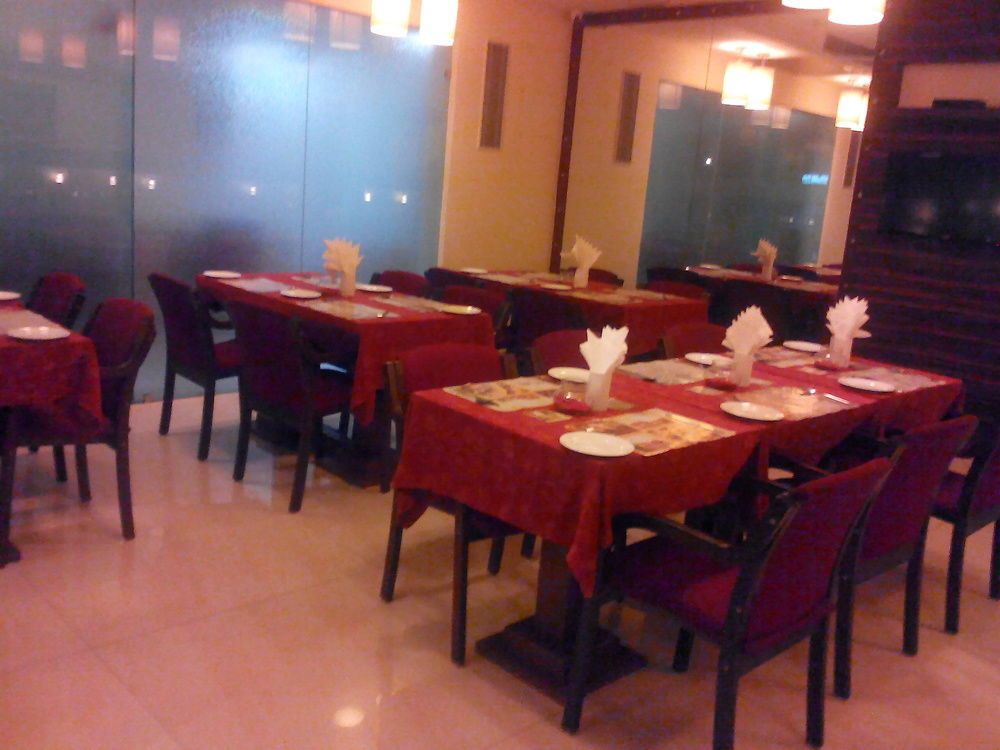 Ahuja Residency Cyber City II Gurgaon Buitenkant foto